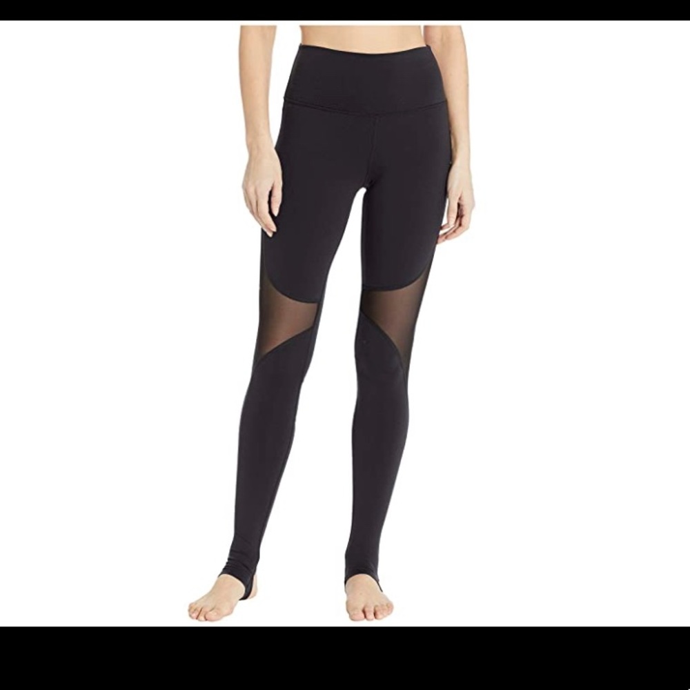 alo yoga coast leggings in black